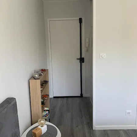 Au Parc De Fresnoy Roye (Somme)